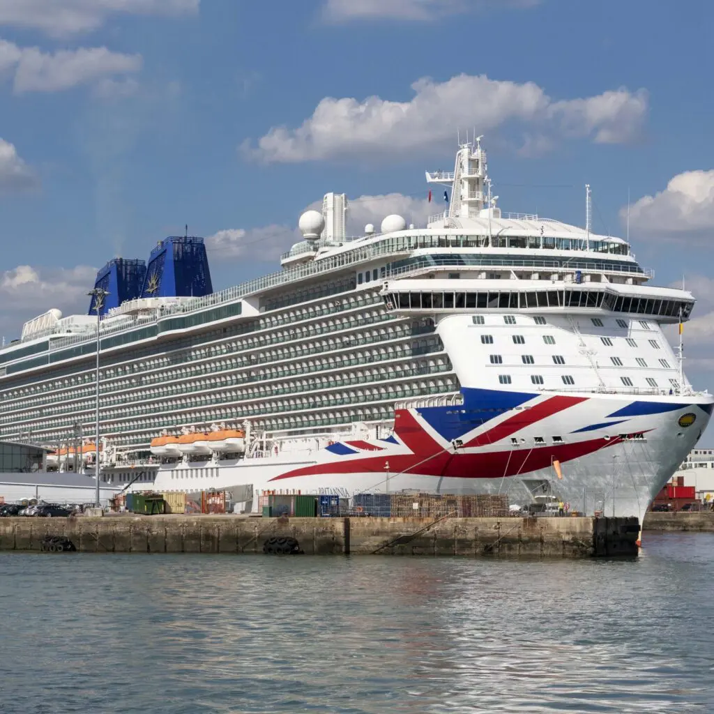 Taxi and minibus transfers to Portsmouth, Southampton, Harwich Tilbury Dock, Dover and Forth Port hardwicks passenger service