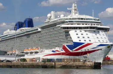 Taxi and minibus transfers to Portsmouth, Southampton, Harwich Tilbury Dock, Dover and Forth Port hardwicks passenger service